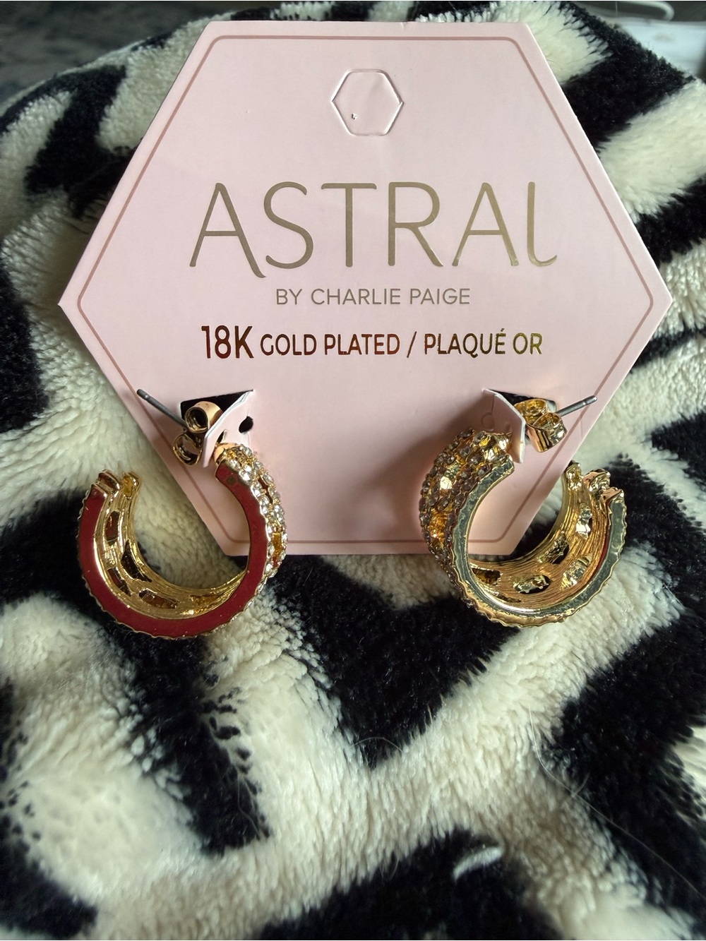 Charlie Paige 18k Gold-Plated‎ Hoop Huggie Earrings Clear Crystals Gold Tone NWT